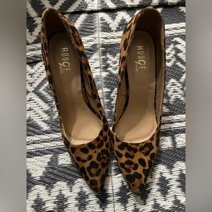 Rouge Helium Chunky Heel leopard/ Cheetah print  size 12